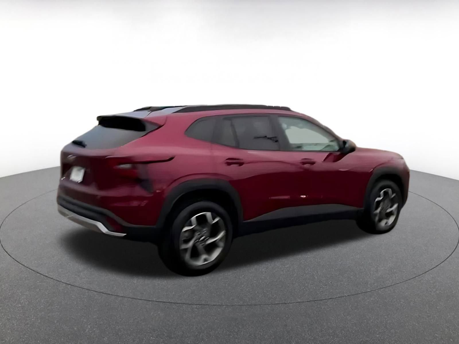 Used 2025 Chevrolet Trax LT image 14