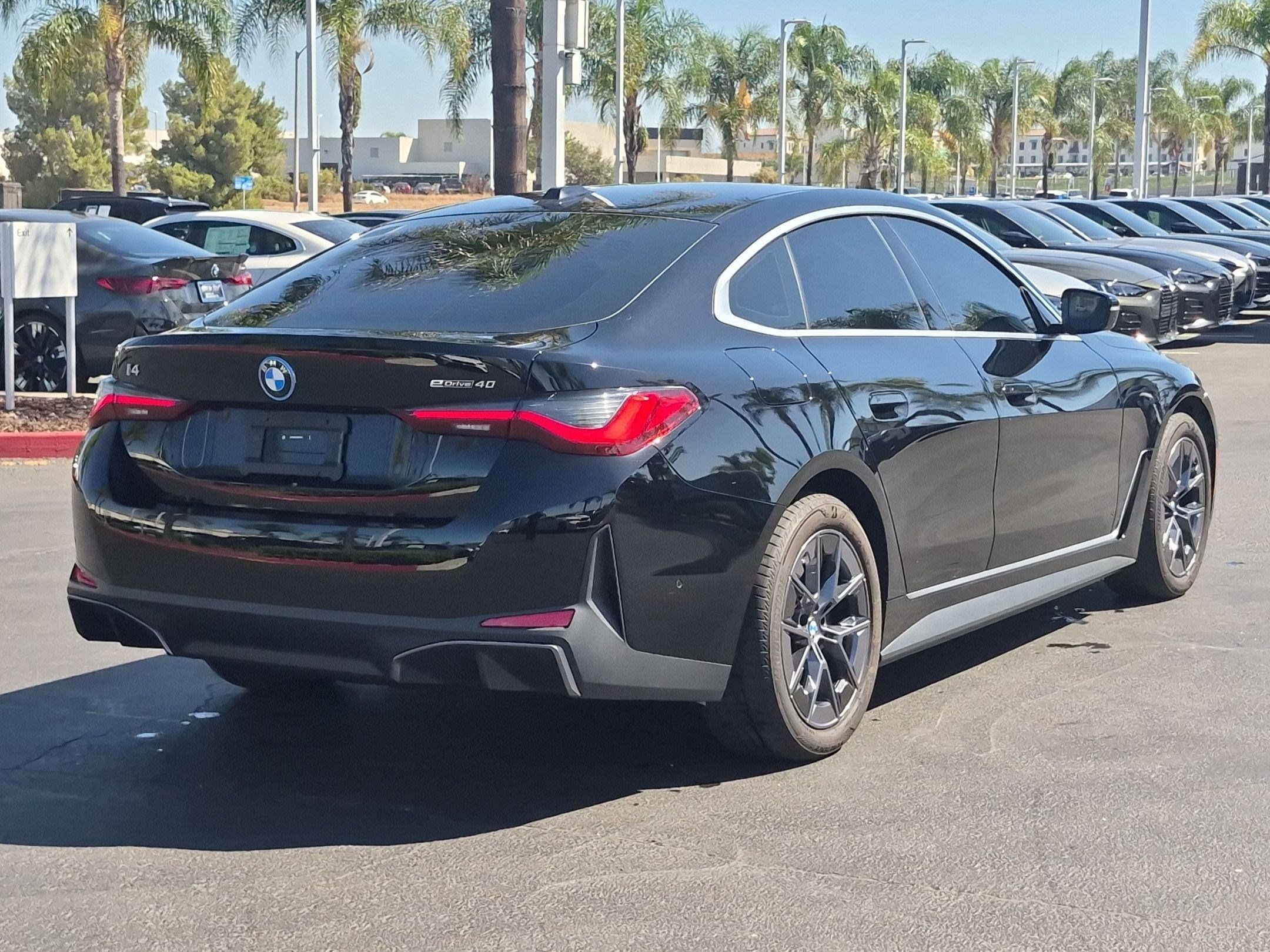 Used 2025 BMW i4 eDrive40 w/ Parking Assistance Package RWD image 10