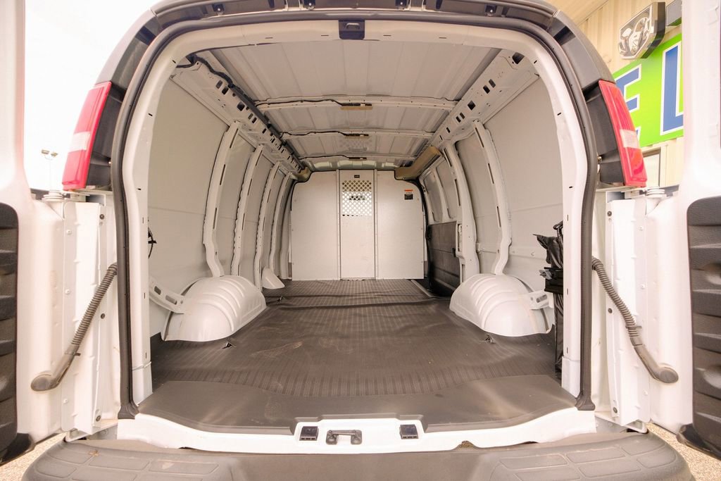 Used 2025 Chevrolet Express 2500 w/ Driver Convenience Package image 21