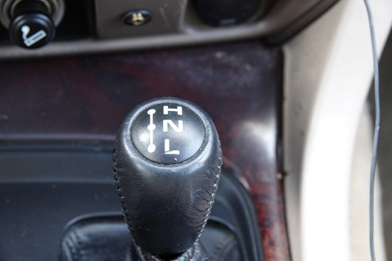 Used 2002 Toyota Land Cruiser AWD/4WD image 76