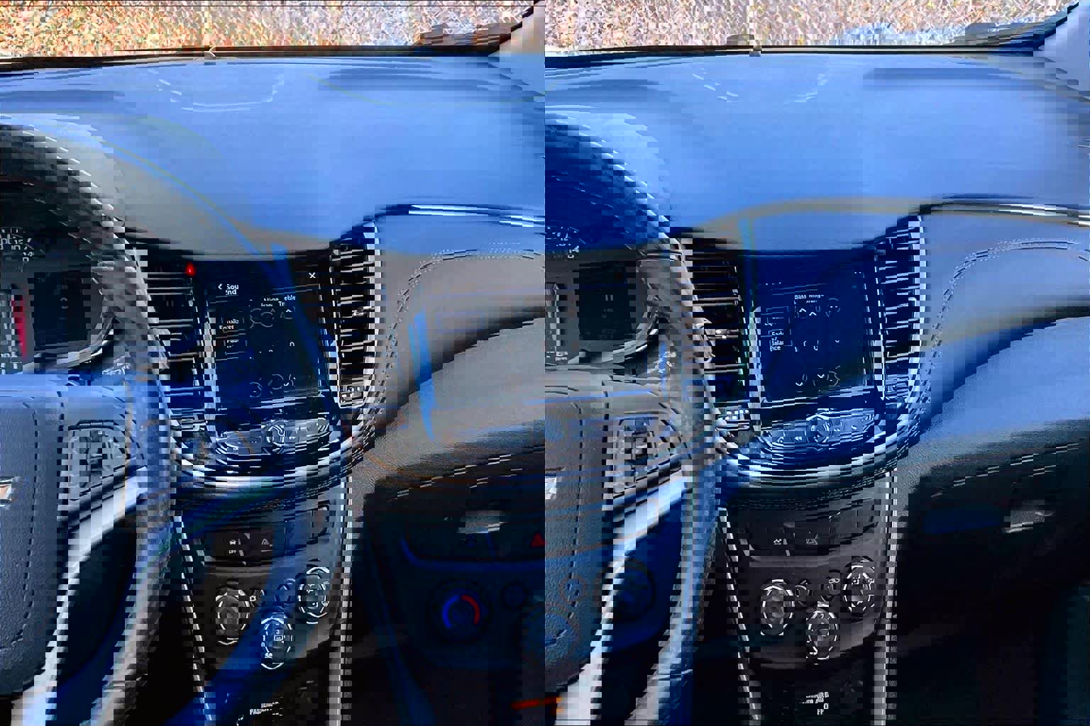 Used 2019 Chevrolet Trax LT w/ LT Convenience Package image 7