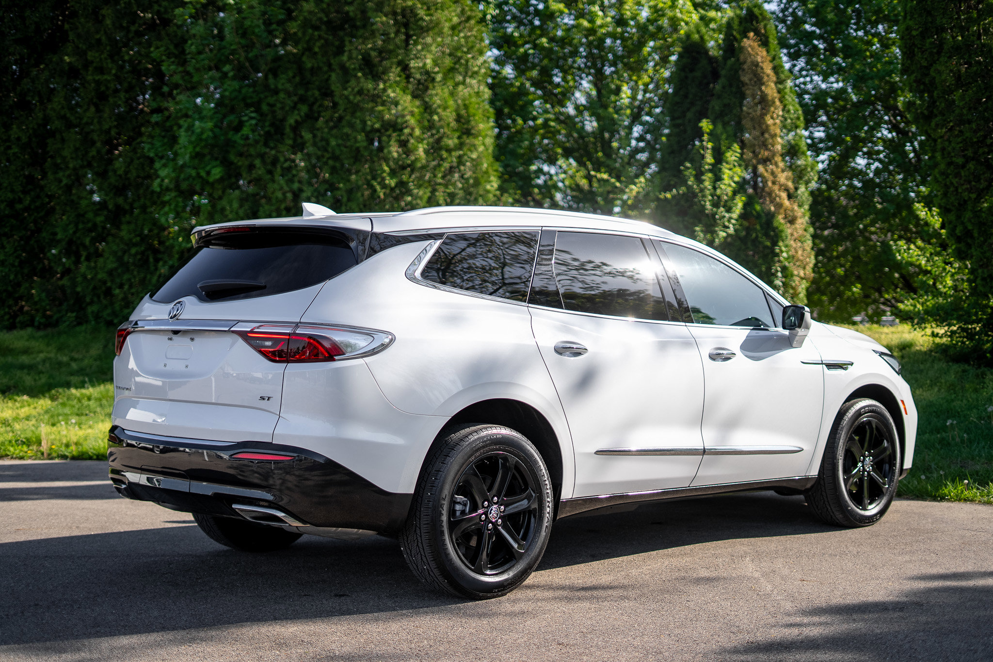 Used 2024 Buick Enclave Essence w/ Sport Touring Edition image 5