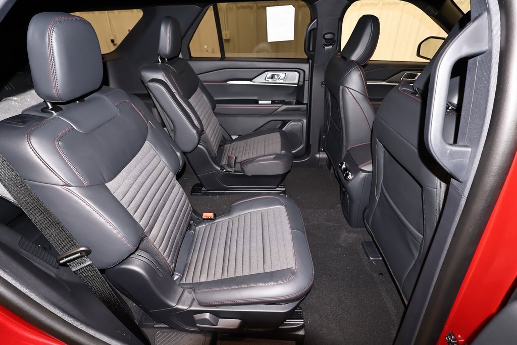 New 2026 Ford Explorer ST-Line w/ ST-Line Street Pack image 18