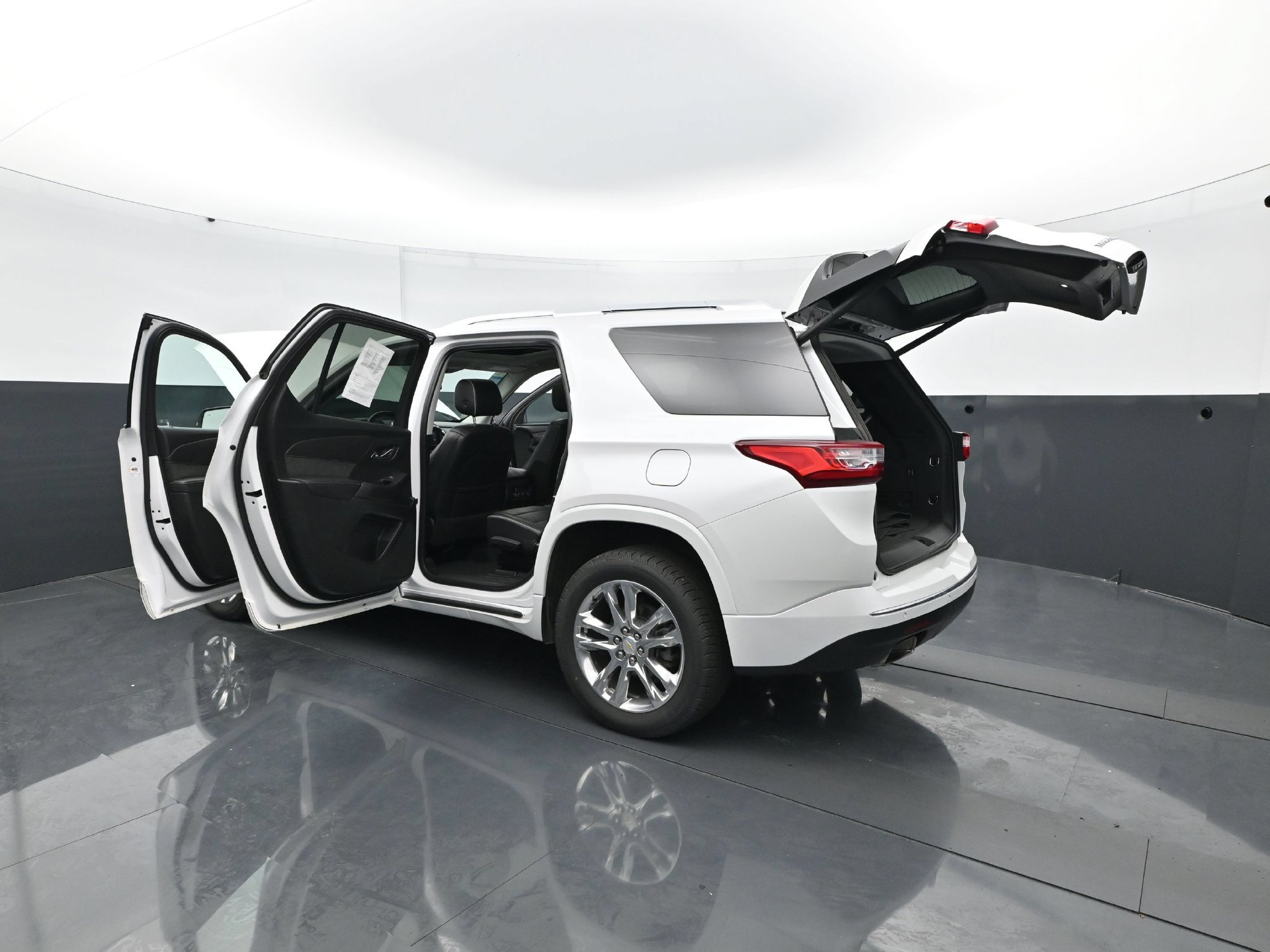 Used 2021 Chevrolet Traverse High Country AWD/4WD image 35
