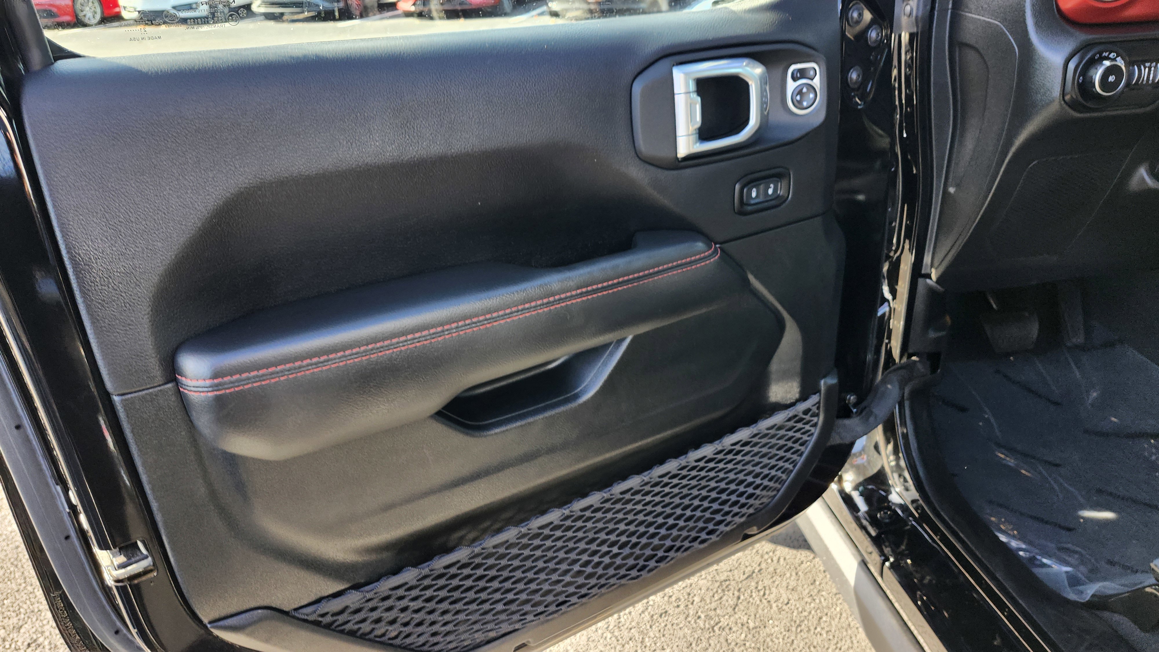 Used 2022 Jeep Wrangler Unlimited Rubicon w/ Steel Bumper Group image 23