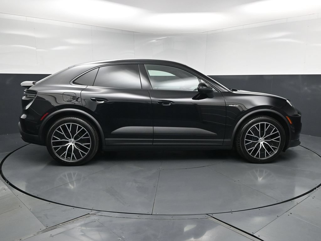 New 2026 Porsche Macan 4 Electric AWD/4WD image 11