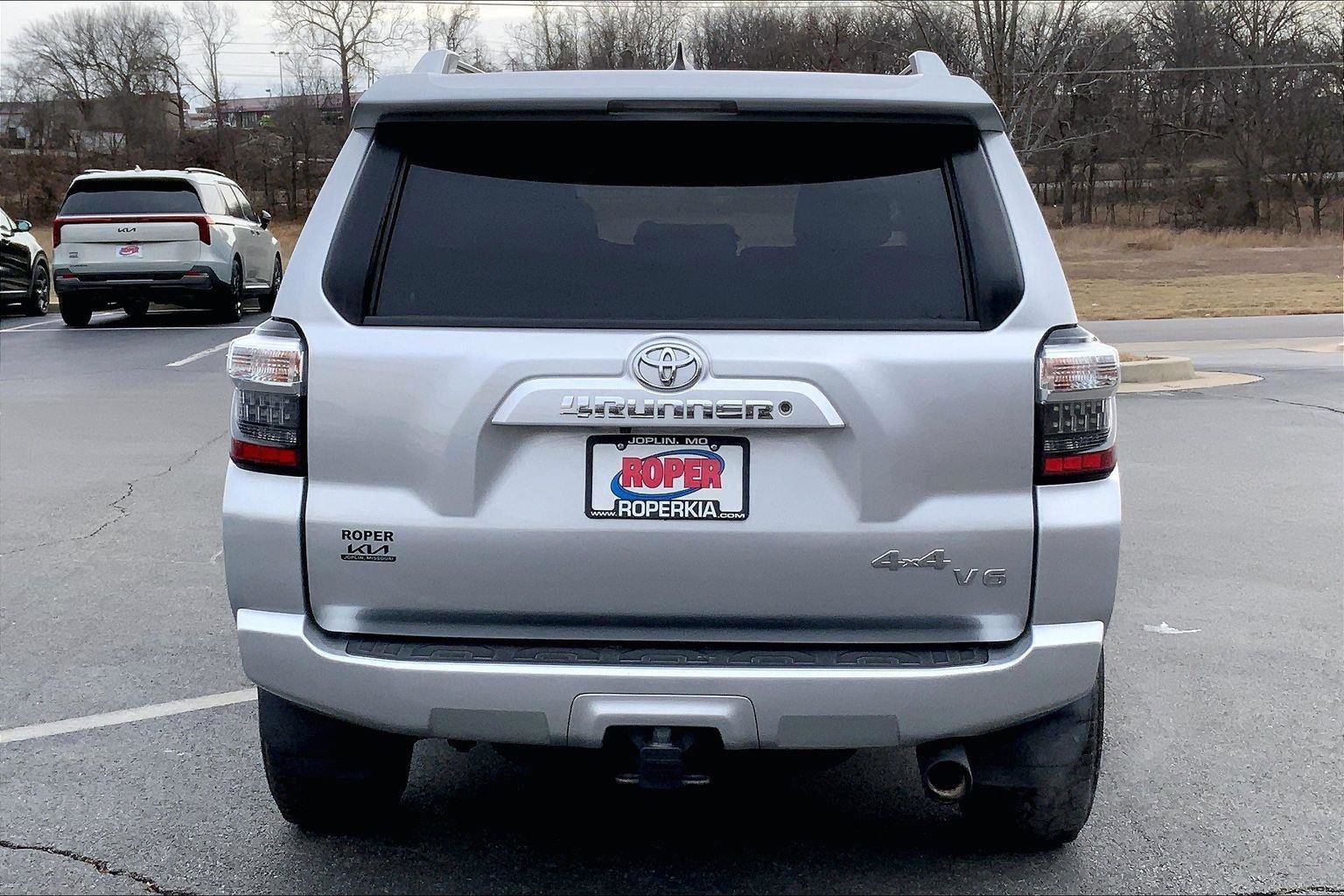 Used 2016 Toyota 4Runner SR5 image 4