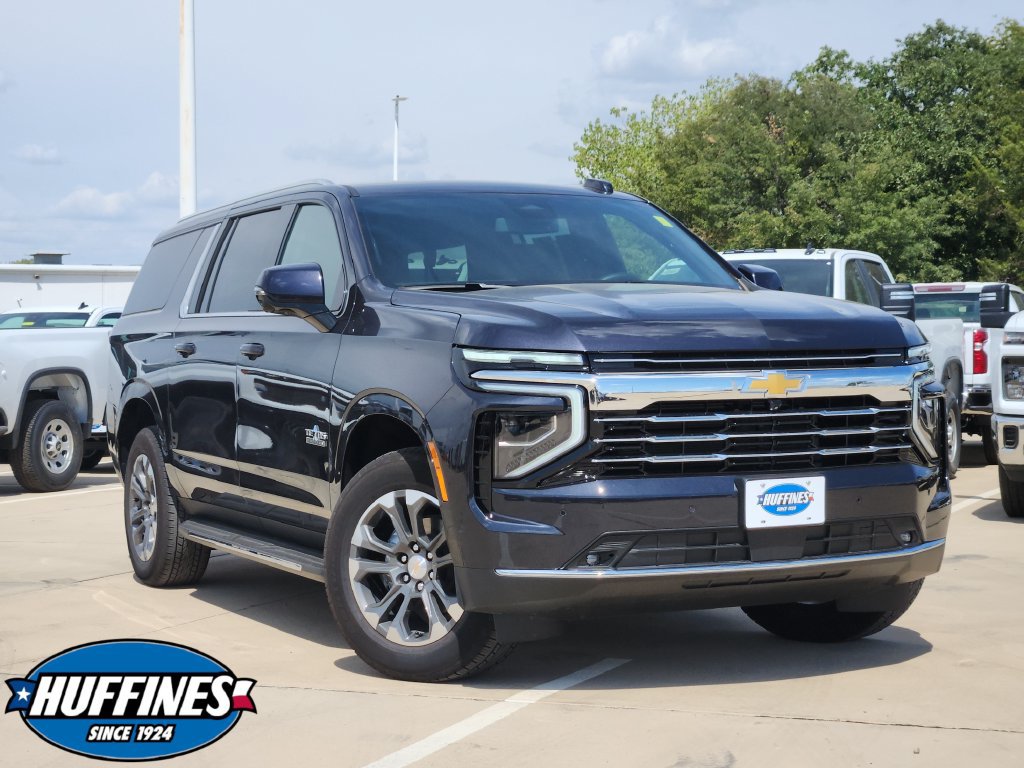 Used 2026 Chevrolet Suburban LT w/ Comfort Package RWD image 1