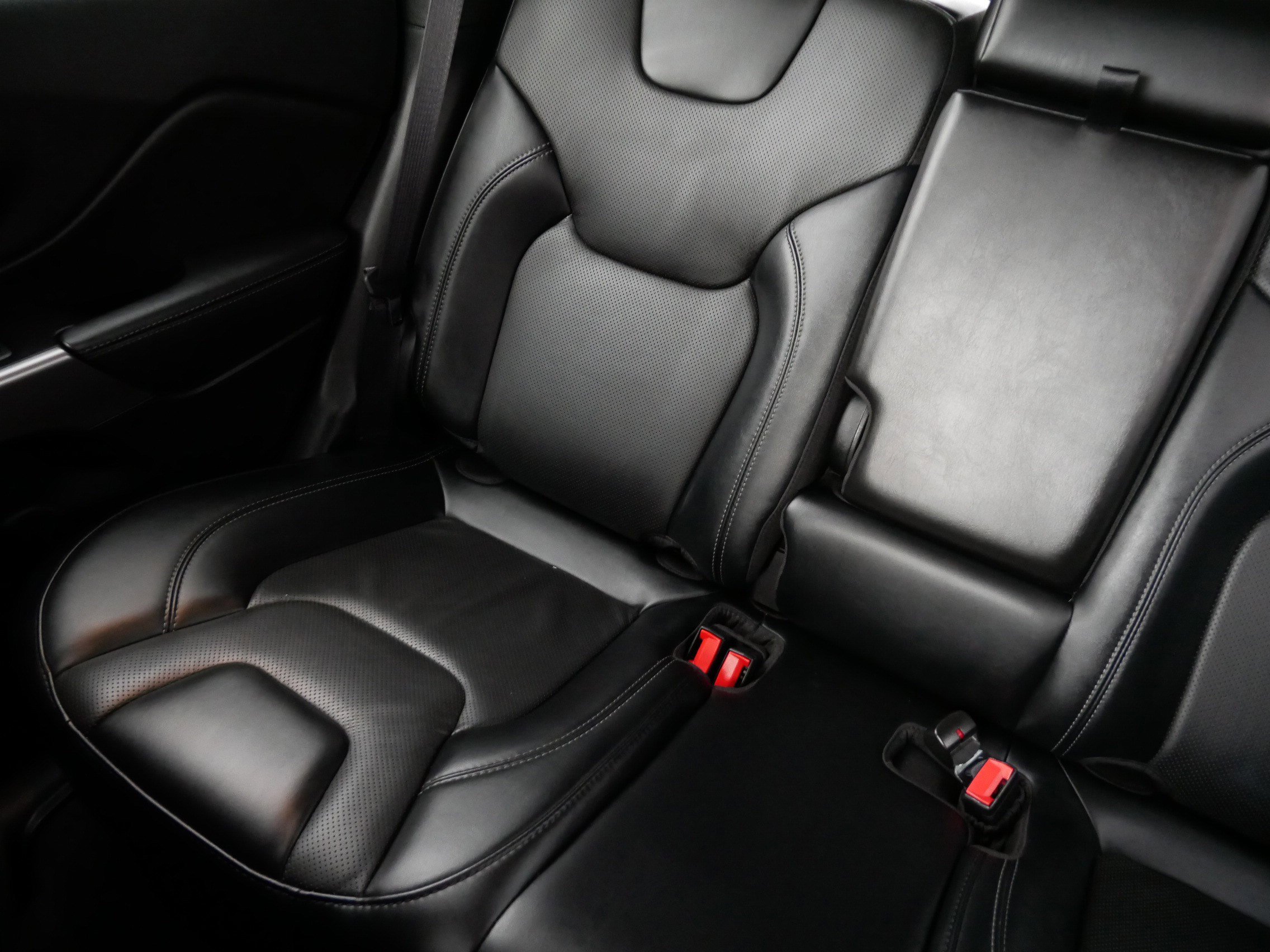 Used 2022 Jeep Cherokee Limited image 12