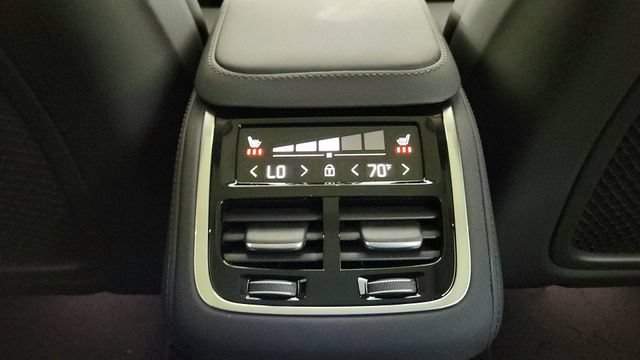 New 2026 Volvo XC90 B6 Plus w/ Protection Package Premier AWD/4WD image 31
