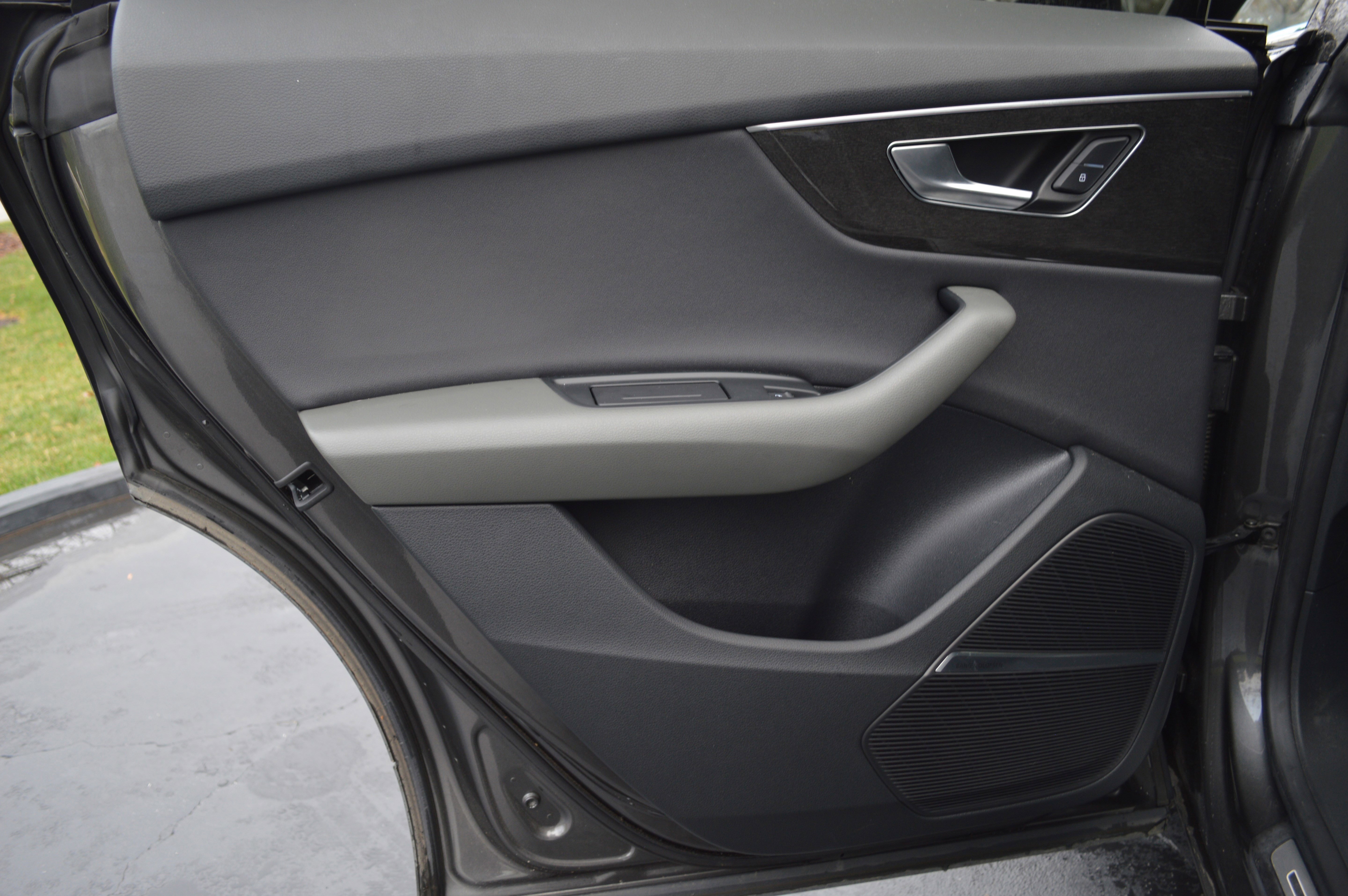 Used 2020 Audi Q8 Premium Plus image 28