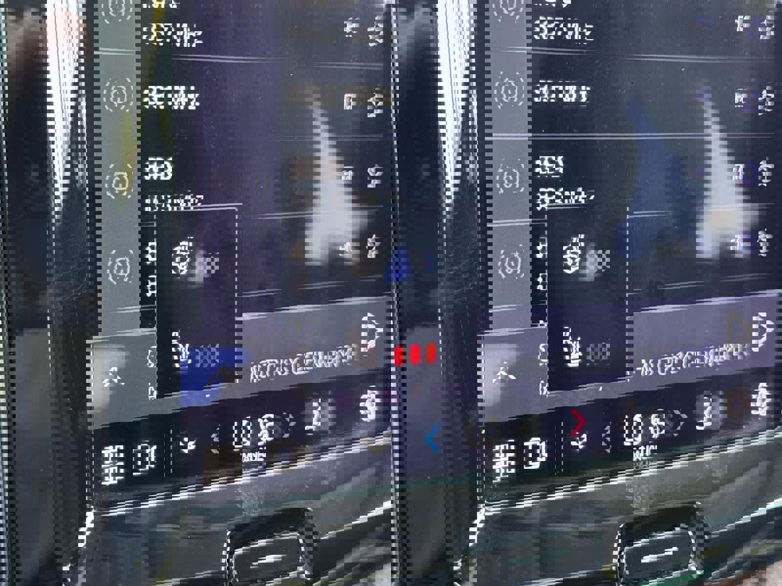 Used 2023 Volvo XC60 B5 Plus image 18