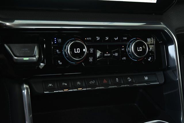 Used 2024 GMC Sierra 1500 Denali w/ Technology Package AWD/4WD image 37