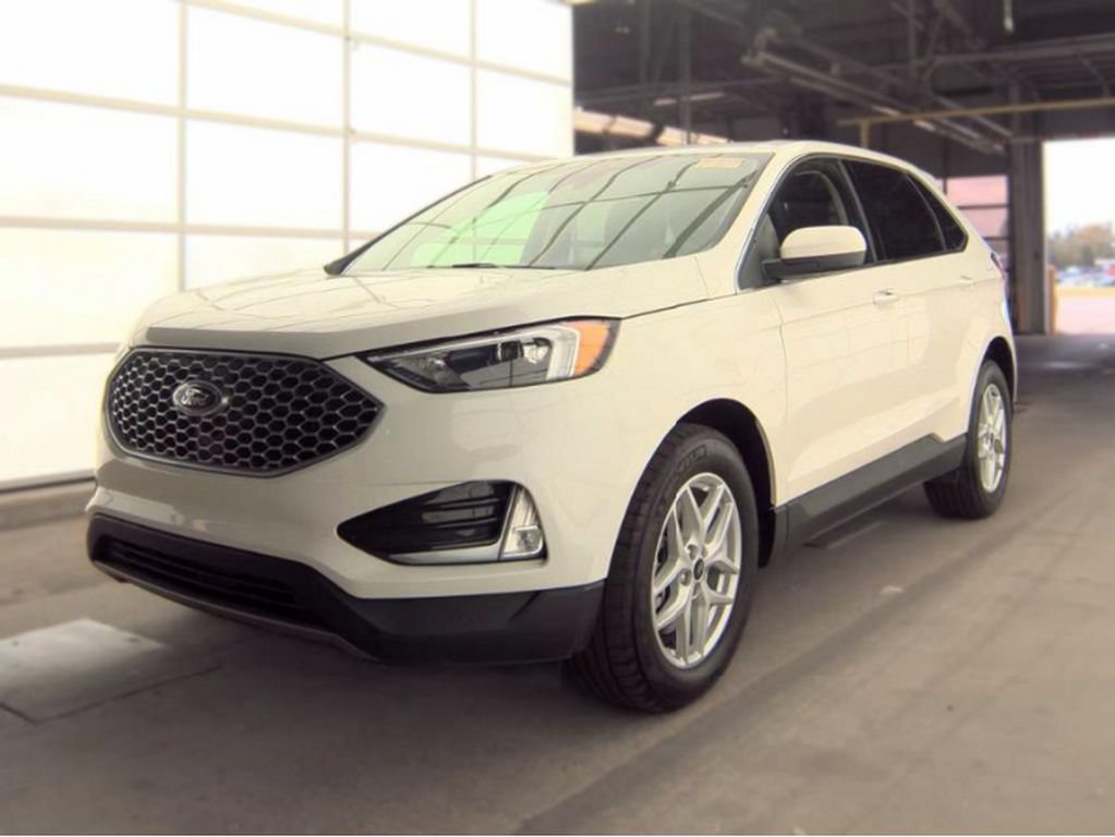 Used 2023 Ford Edge SEL w/ Convenience Package AWD/4WD image 2