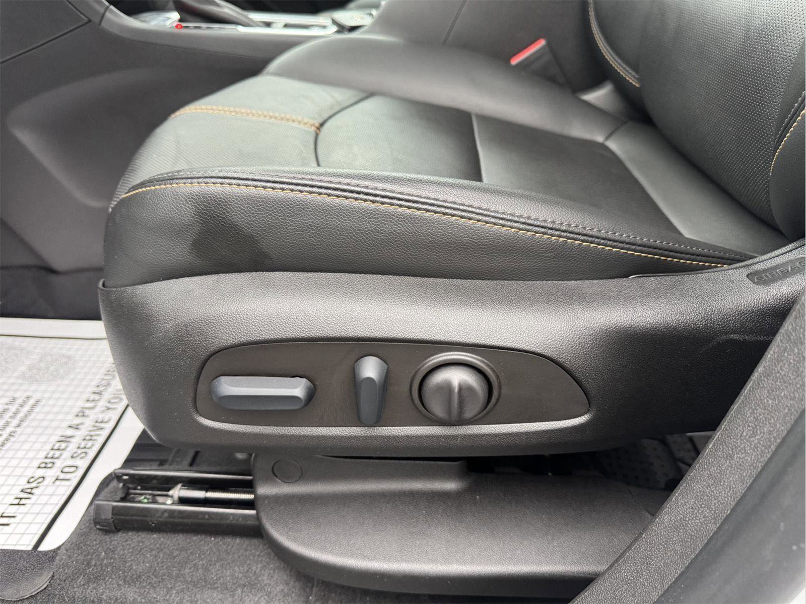 Used 2022 Chevrolet Equinox Premier AWD/4WD image 18