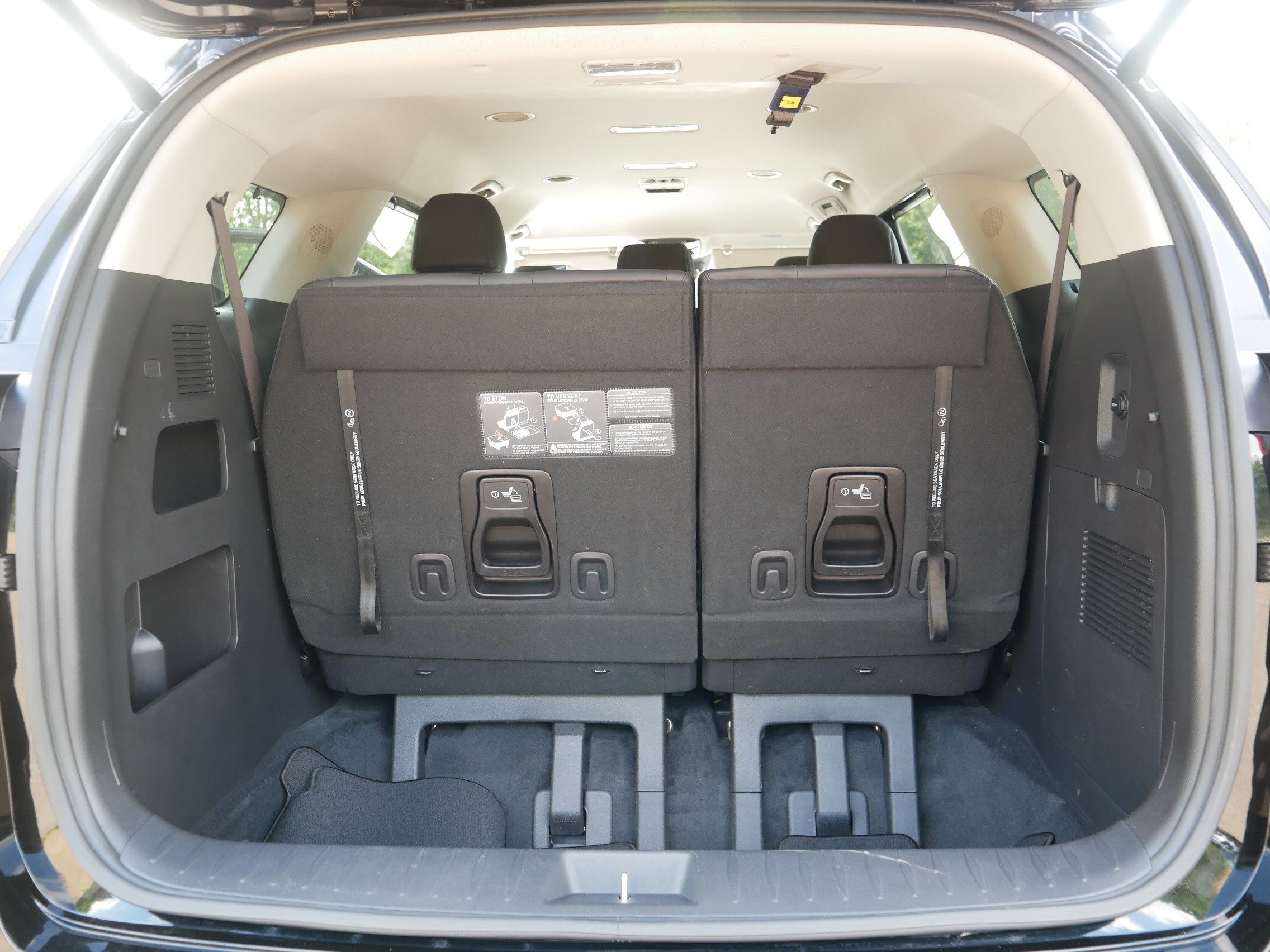 Certified 2023 Kia Carnival EX FWD image 18