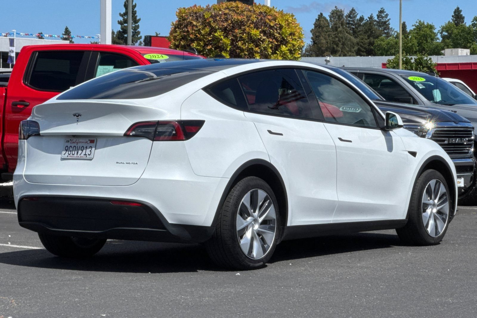 Used 2023 Tesla Model Y Long Range AWD/4WD image 5