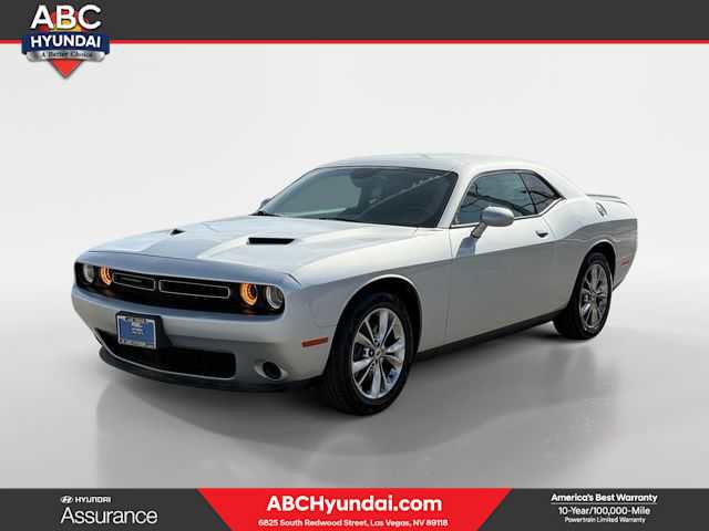 Used 2021 Dodge Challenger SXT image 1