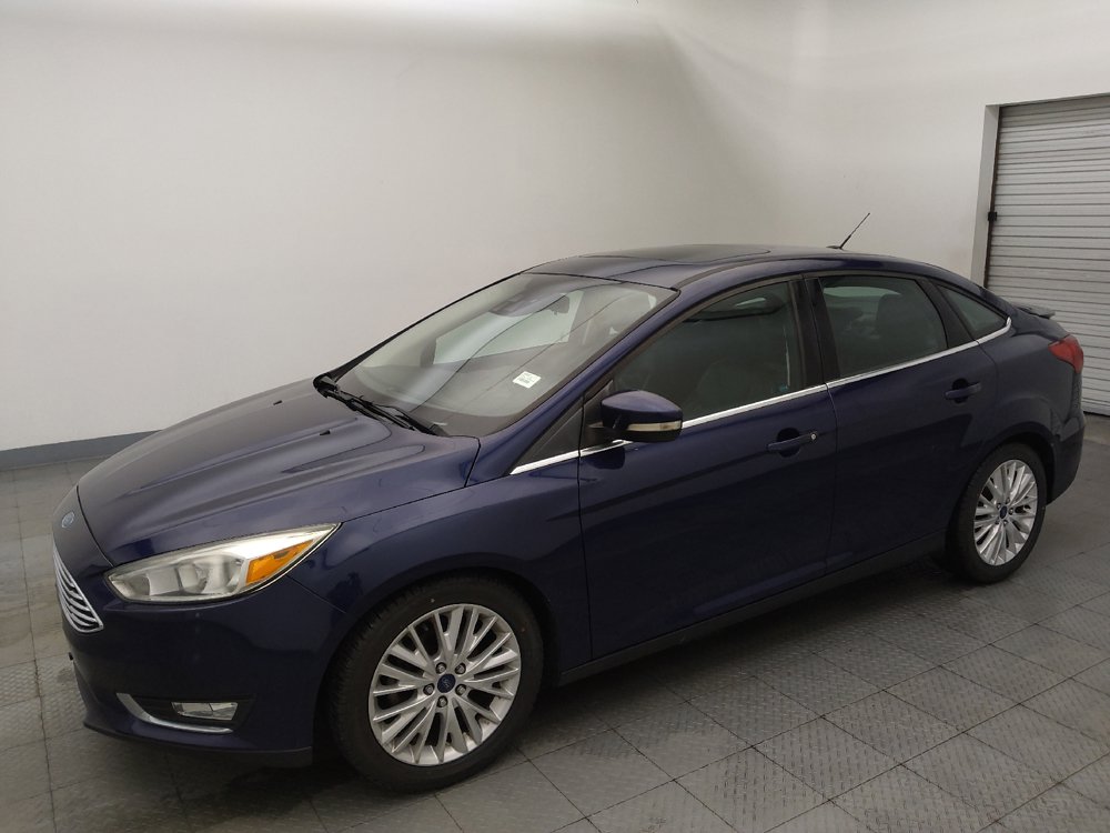 Used 2017 Ford Focus Titanium w/ Titanium Technology Package FWD image 2