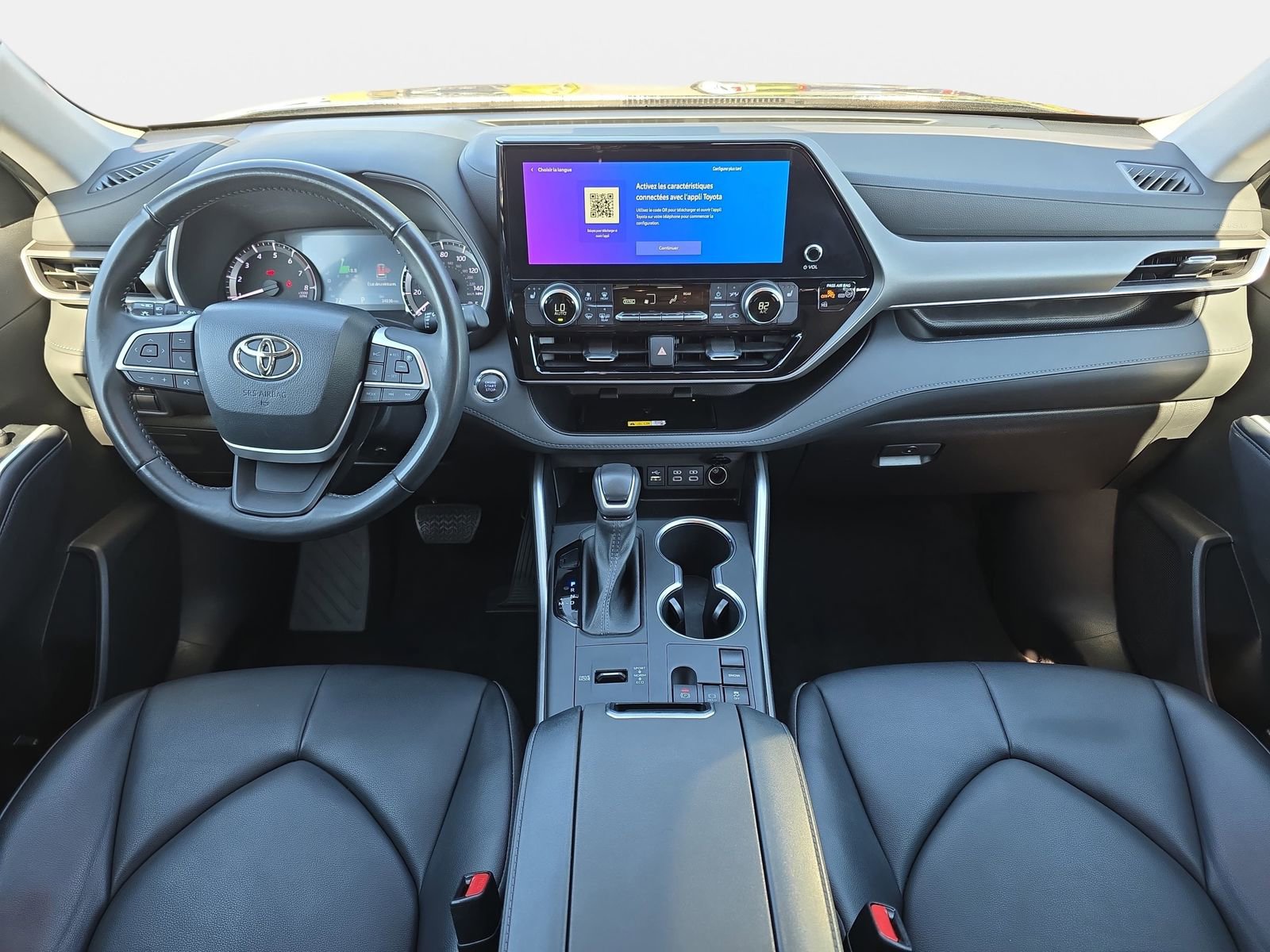 Used 2023 Toyota Highlander XLE FWD image 9