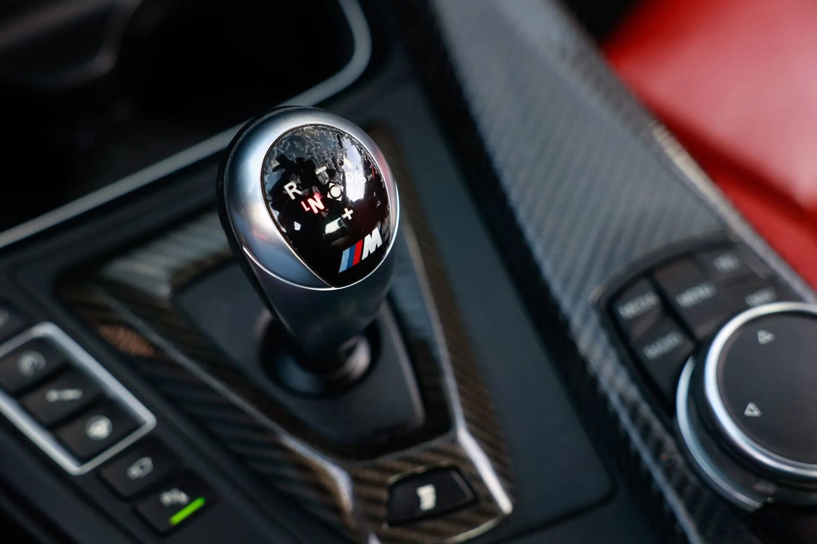 Used 2015 BMW M4 Convertible image 42