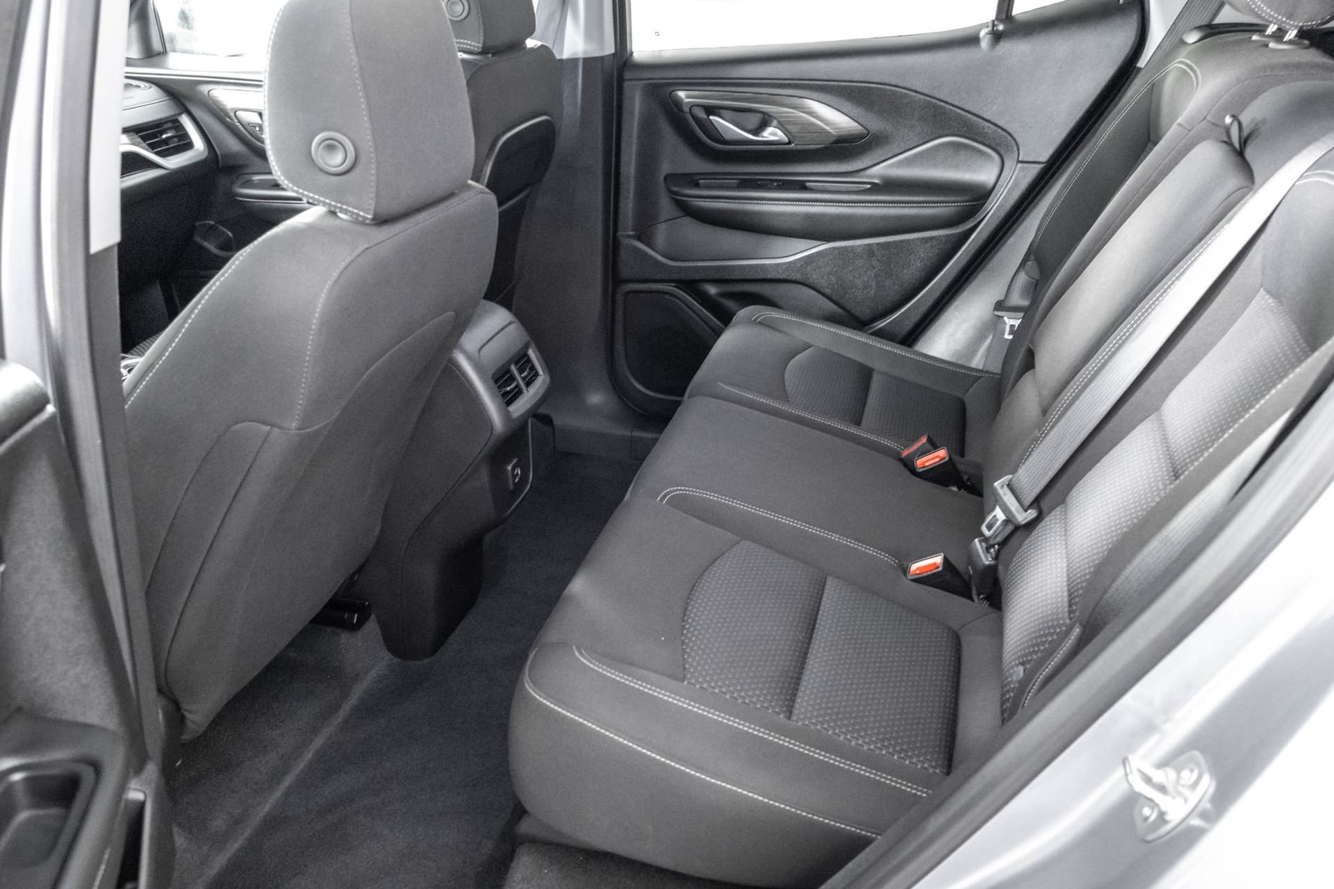 Used 2024 GMC Terrain SLE AWD/4WD image 35