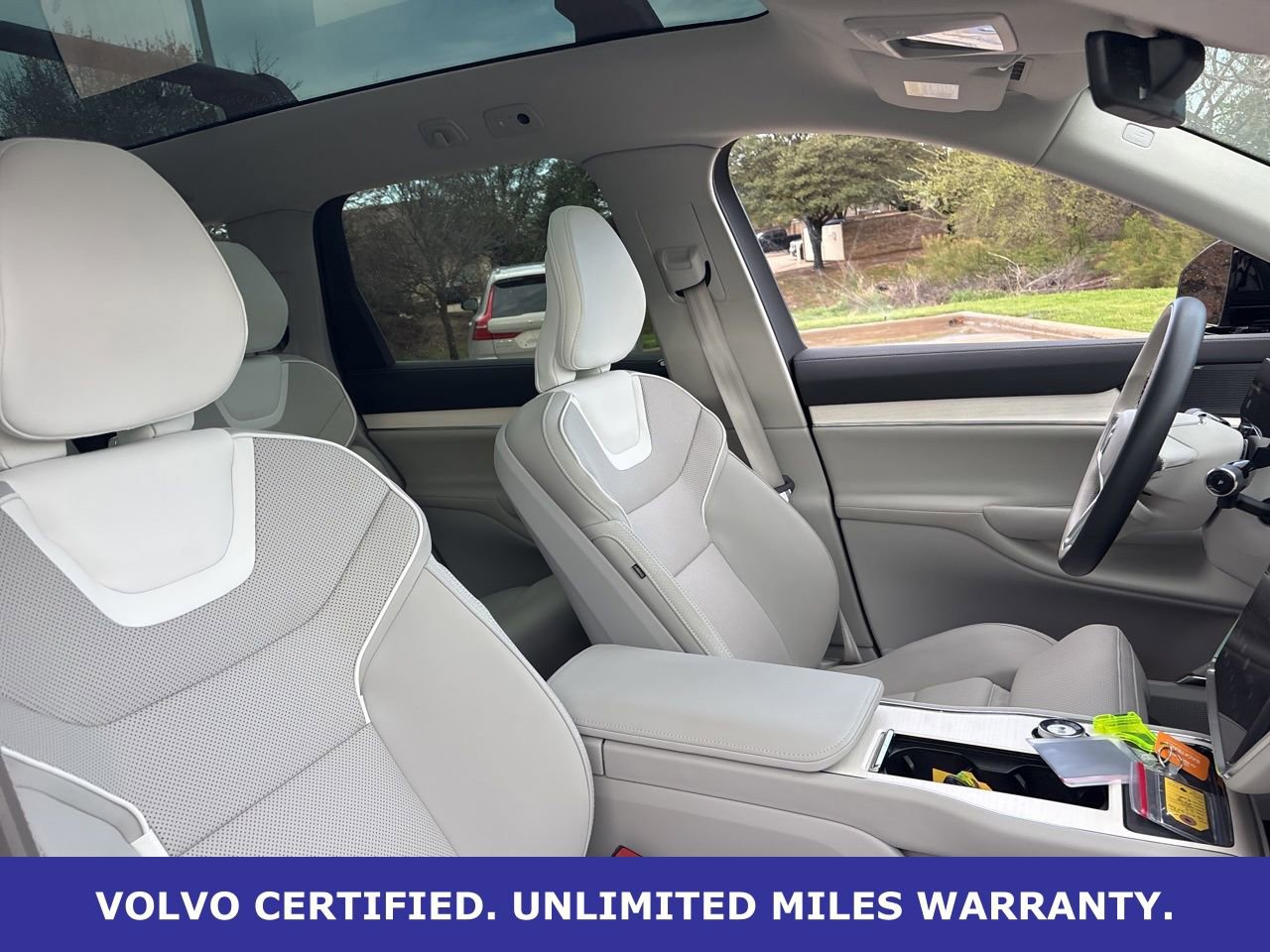 Used 2025 Volvo EX90 Plus image 13