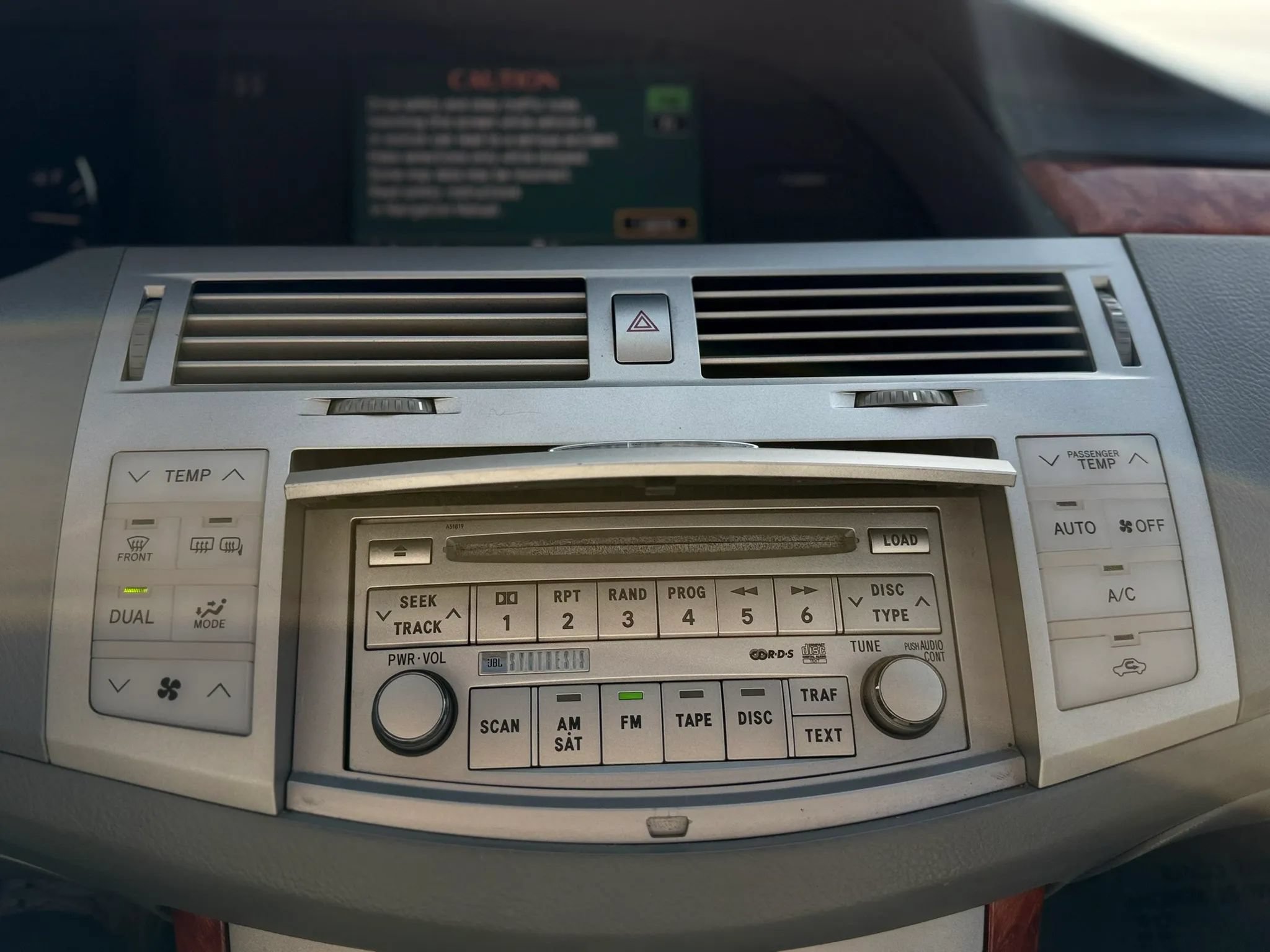 Used 2005 Toyota Avalon Limited FWD image 19