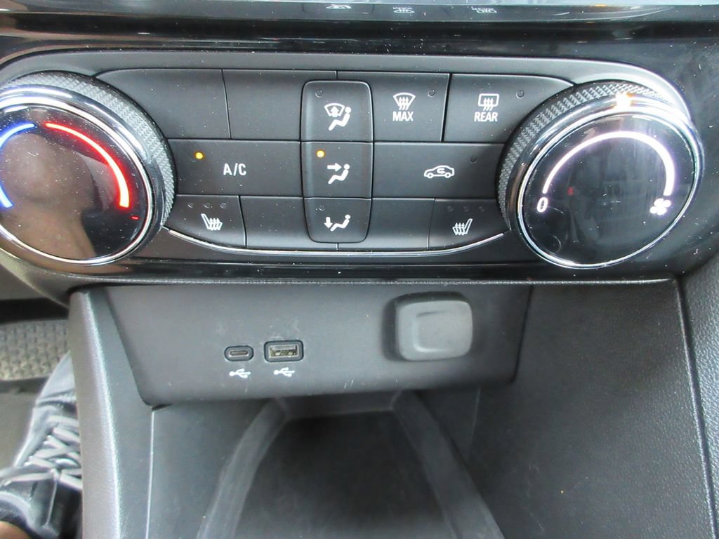 Certified 2024 Buick Encore GX Sport Touring w/ Comfort Package FWD image 31