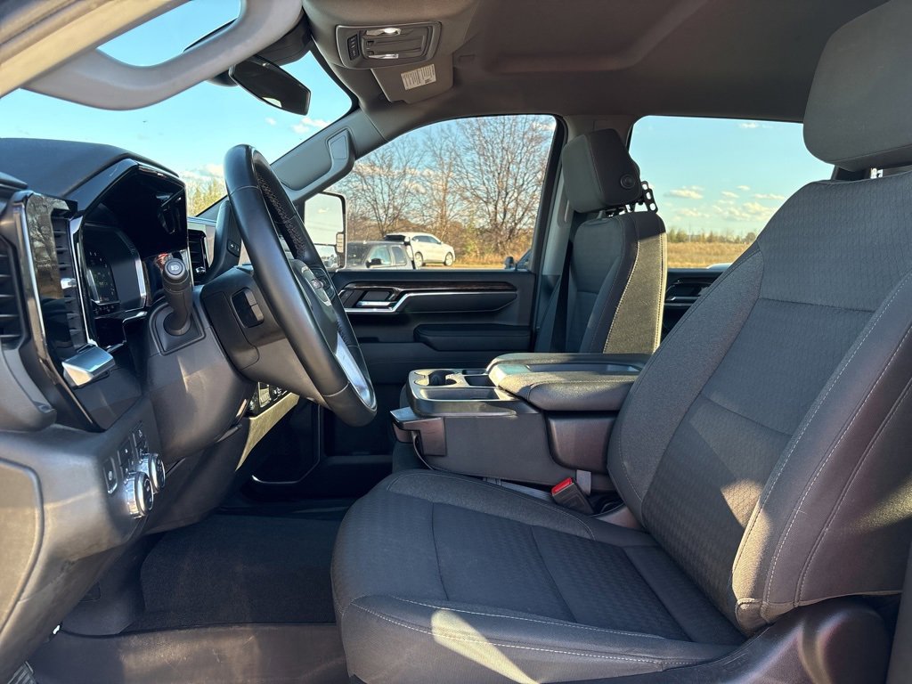 Used 2024 GMC Sierra 3500 SLE w/ SLE Value Package image 11