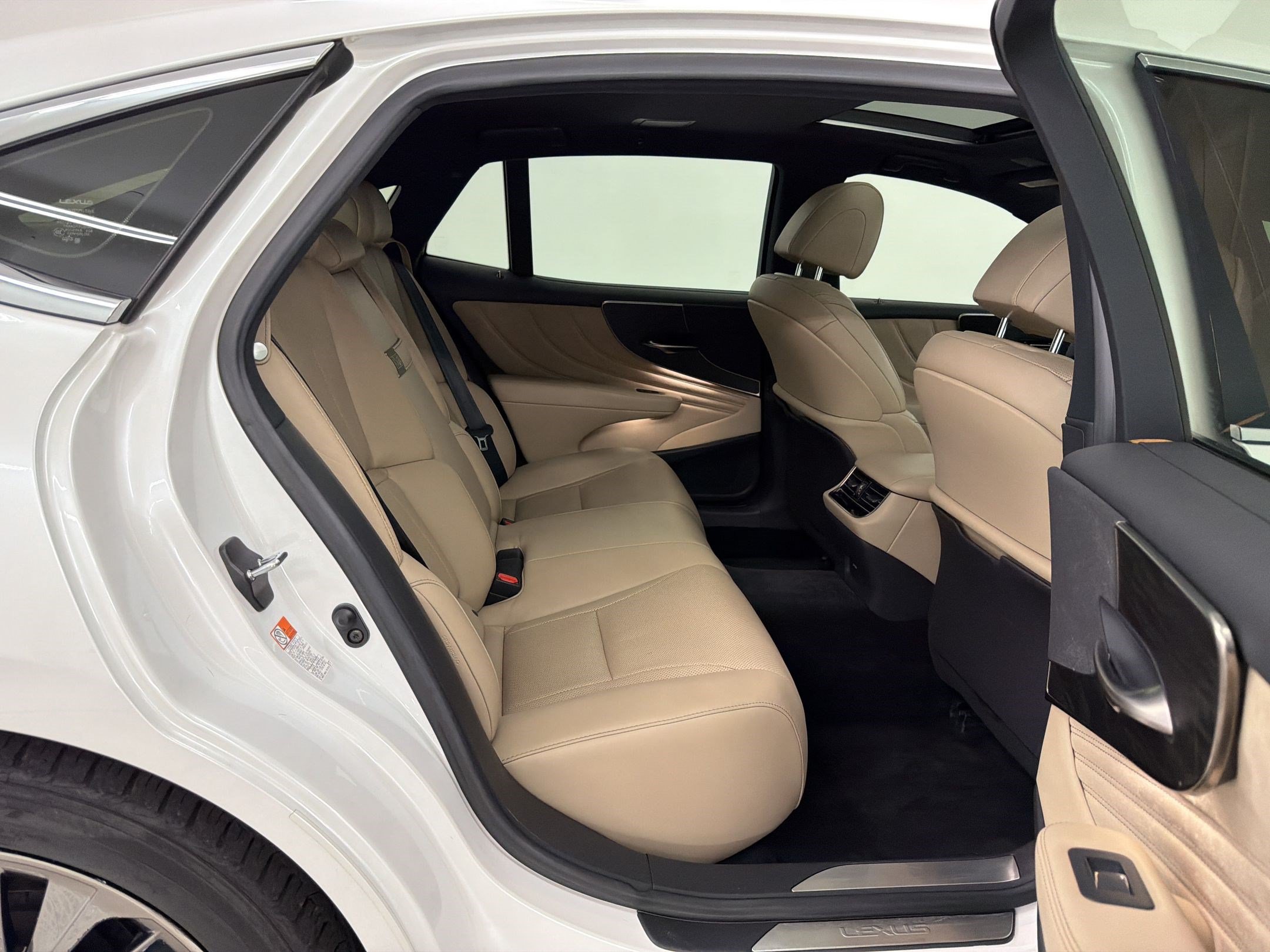 Certified 2021 Lexus LS 500 RWD image 34