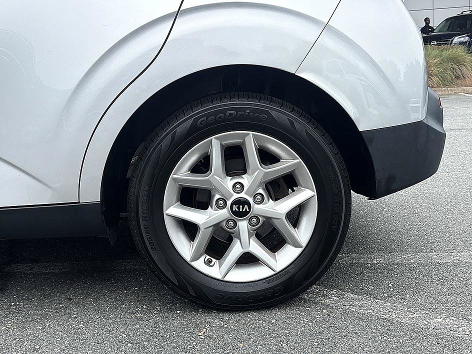 Used 2020 Kia Soul S FWD image 10