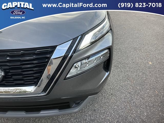 Used 2023 Nissan Rogue SV image 11