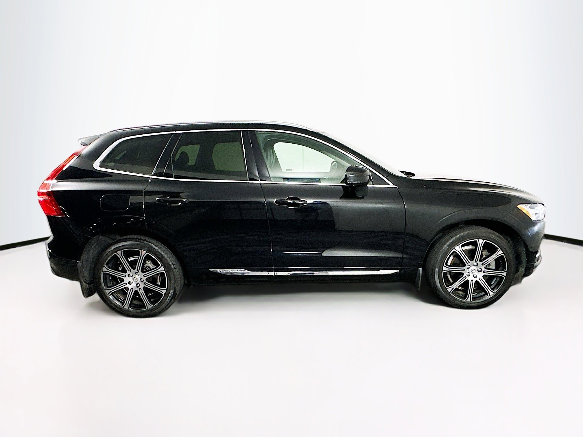 Used 2018 Volvo XC60 T6 Inscription w/ Convenience Package AWD/4WD image 10