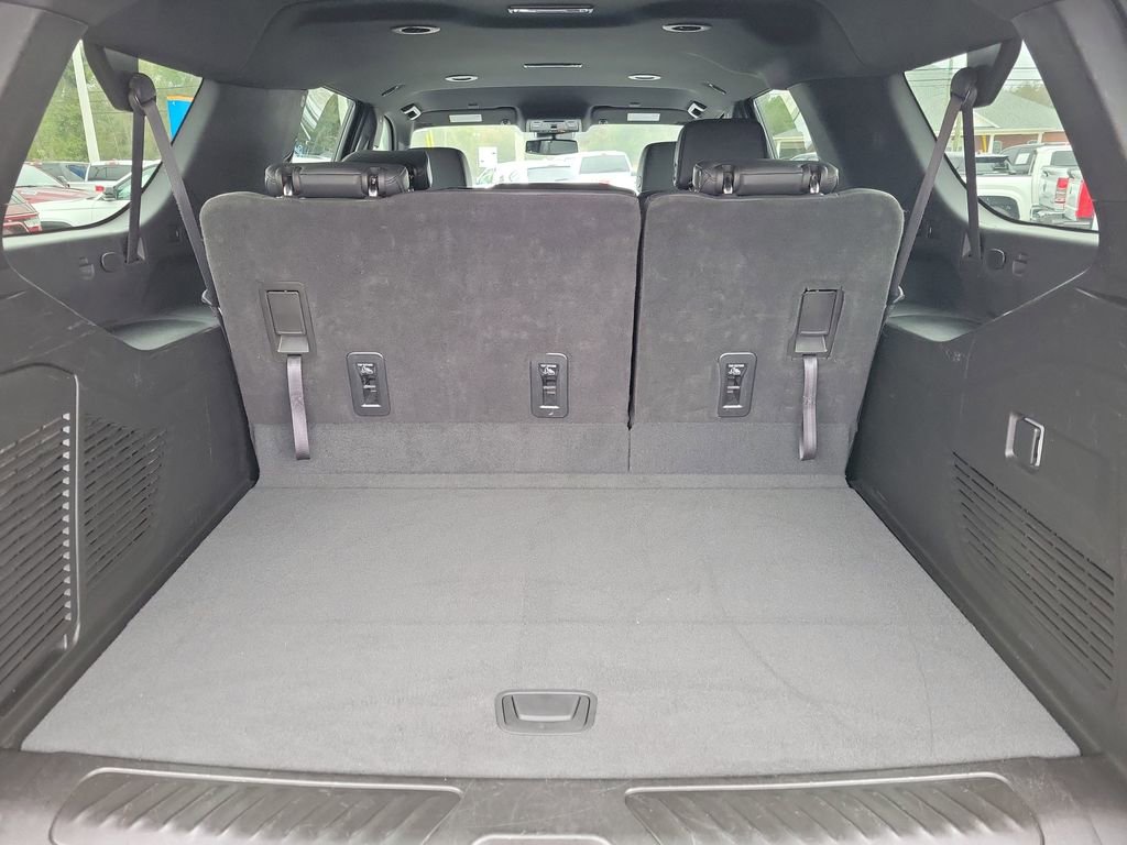 Used 2023 Chevrolet Suburban LT RWD image 10