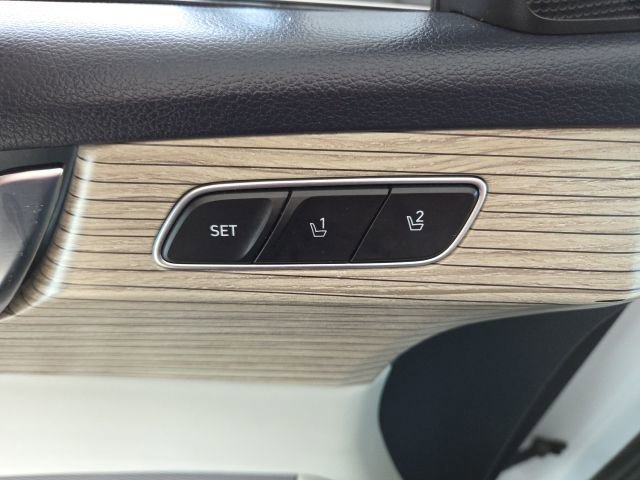 Used 2021 Hyundai Palisade Limited w/ Winter Package image 15