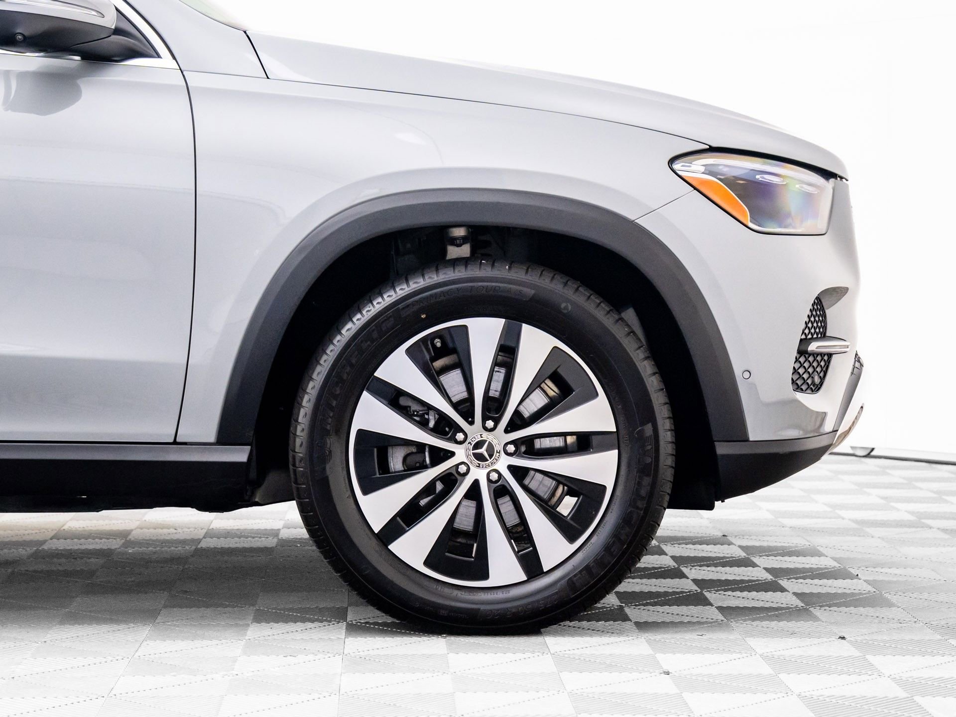 Certified 2024 Mercedes-Benz GLE 350 4MATIC w/ Driver Assistance Package image 37