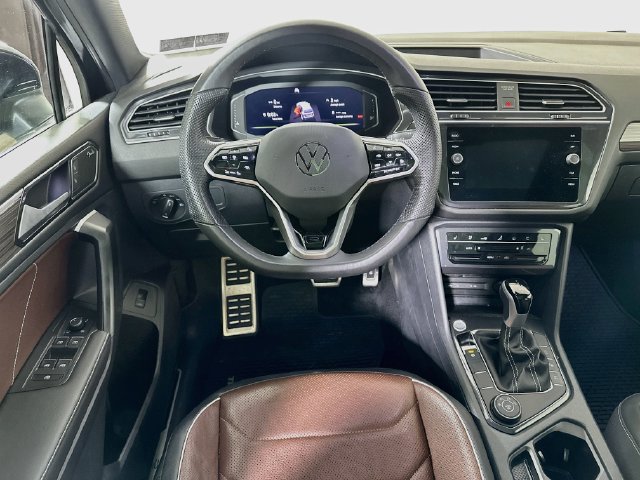 Certified 2024 Volkswagen Tiguan SEL R-Line AWD/4WD image 25