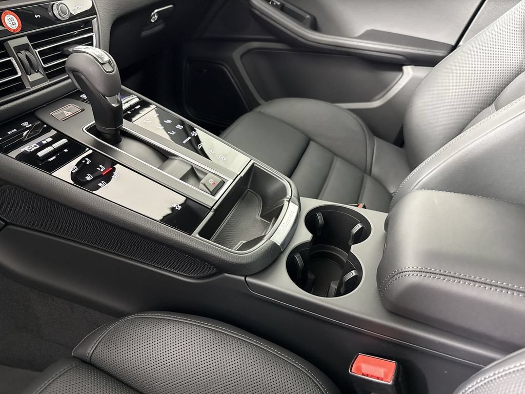 New 2026 Porsche Macan AWD/4WD image 32