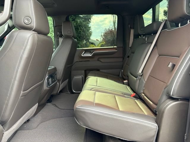 New 2026 GMC Sierra 3500 Denali w/ Denali Reserve Package AWD/4WD image 12
