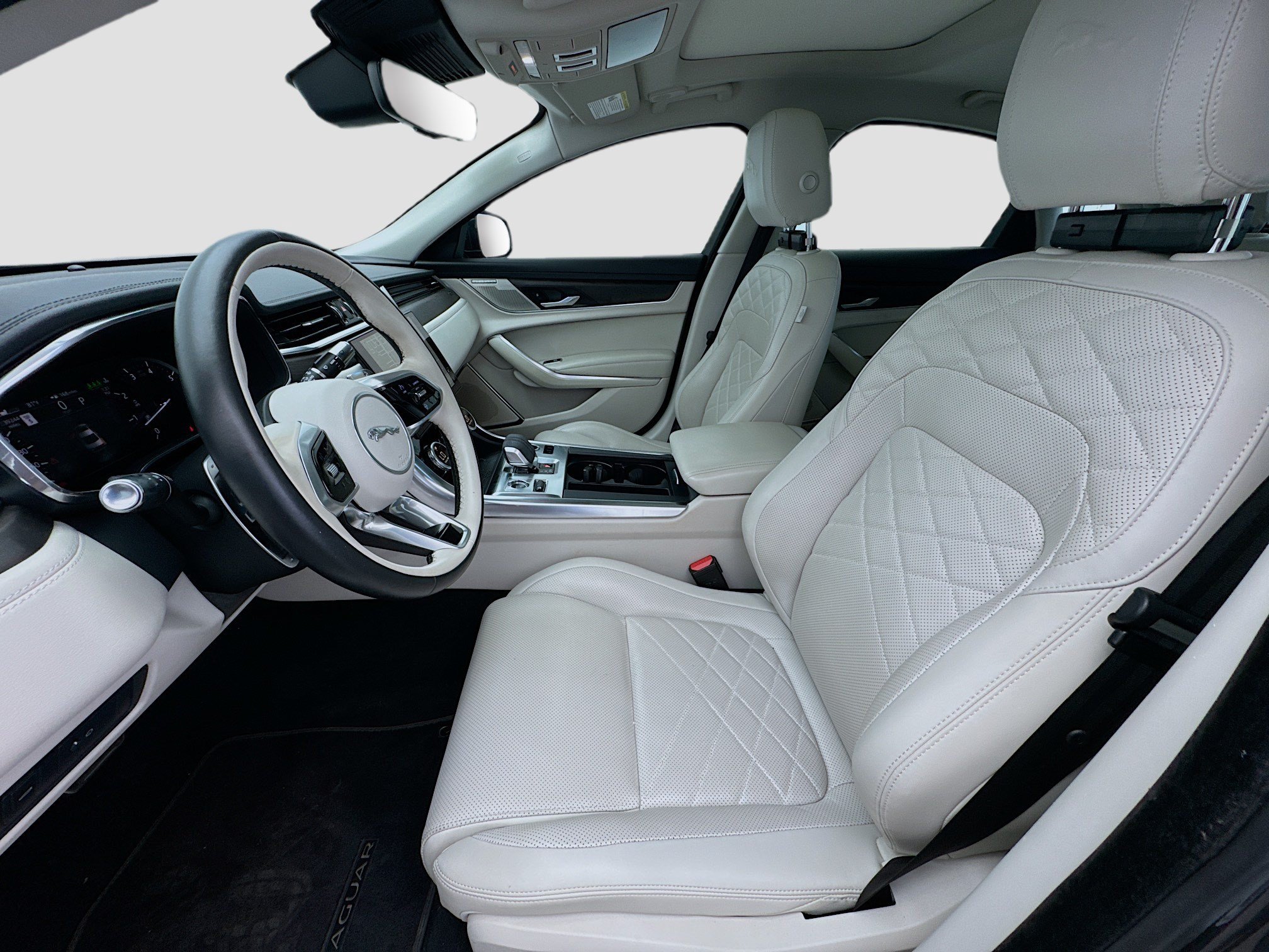 Used 2022 Jaguar XF SE RWD image 13