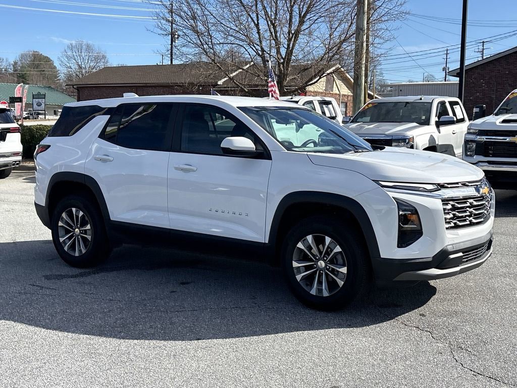 New 2026 Chevrolet Equinox LT image 2