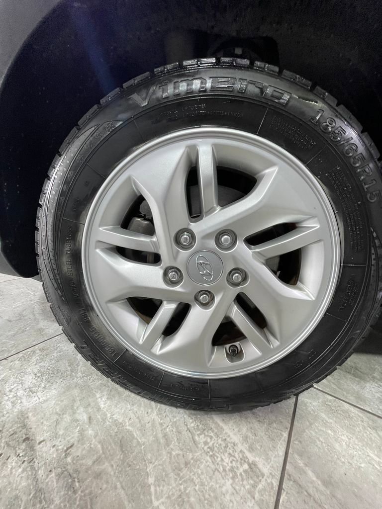 Used 2020 Hyundai Venue SEL image 38