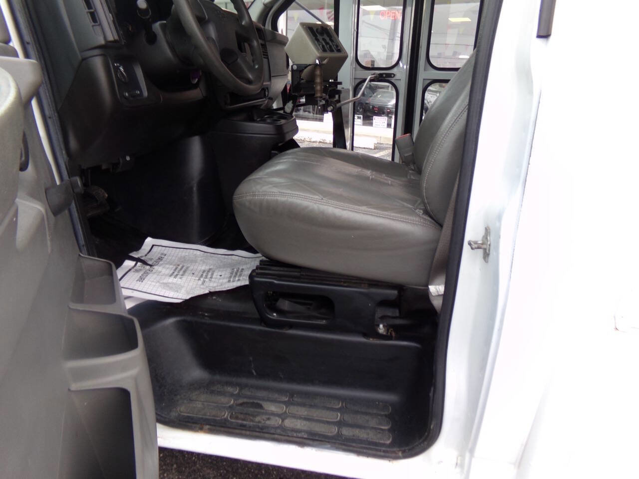 Used 2007 Chevrolet Express 3500 w/ School Bus Package RWD image 12
