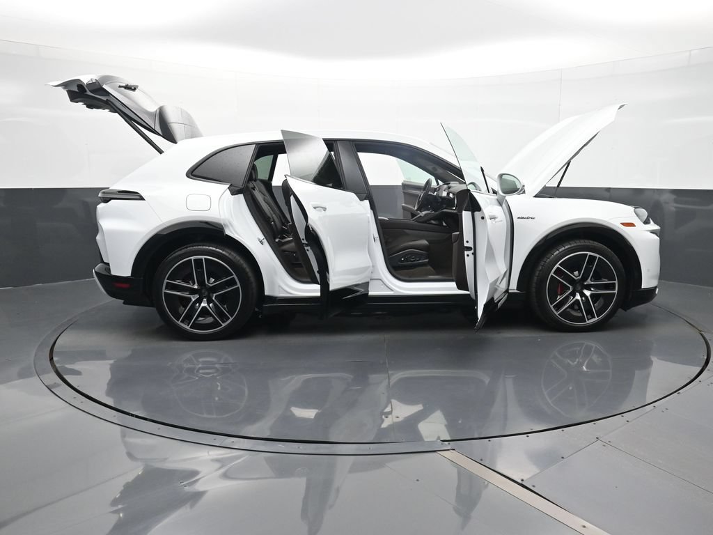 New 2026 Porsche Cayenne Turbo AWD/4WD image 34