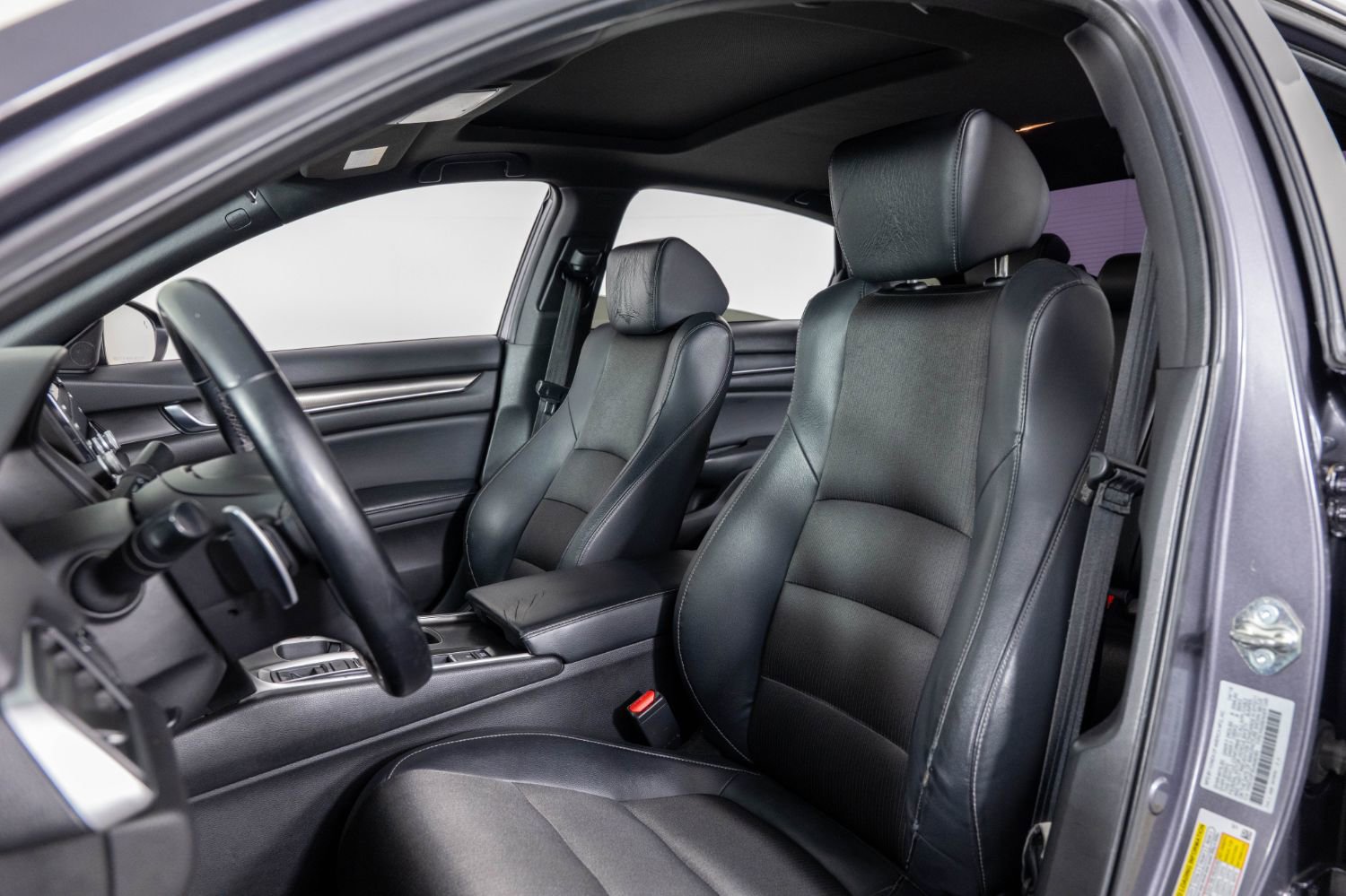 Used 2018 Honda Accord Sport image 16