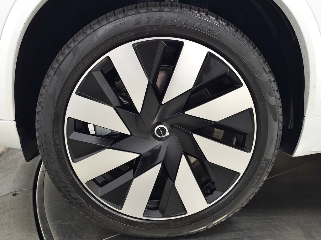 Certified 2023 Volvo XC90 T8 Ultimate w/ Lounge Package AWD/4WD image 13