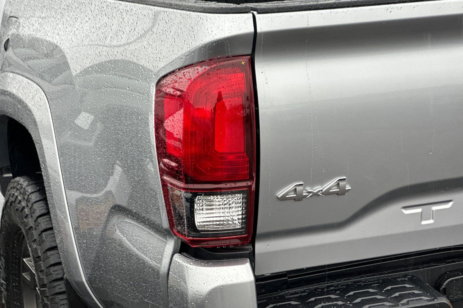 Used 2022 Toyota Tacoma SR5 w/ Technology Package image 25