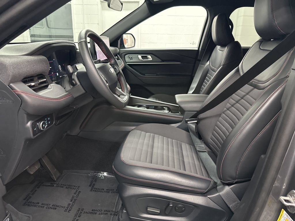 Used 2025 Ford Explorer ST-Line AWD/4WD image 20