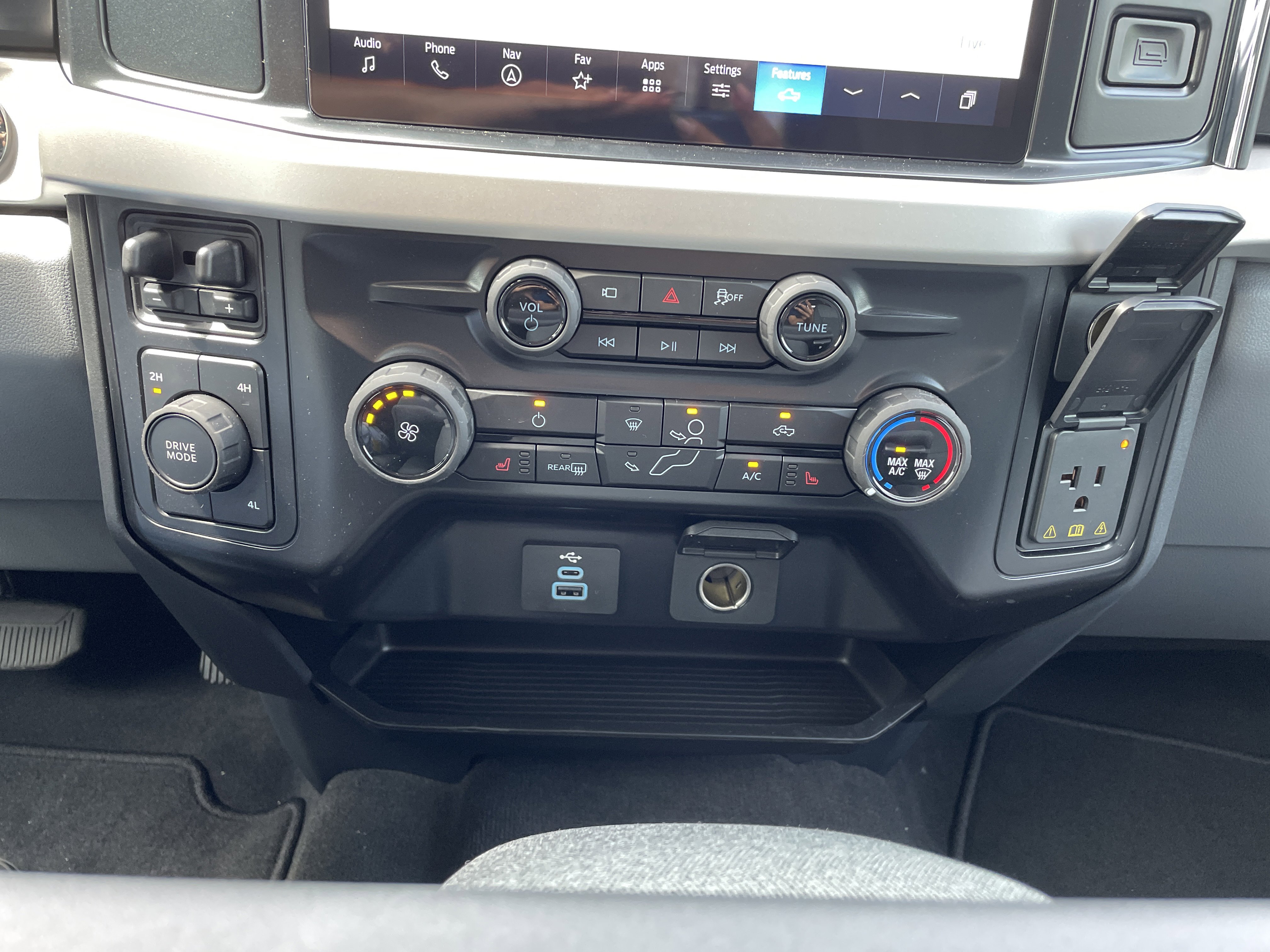 New 2026 Ford F350 XLT w/ XLT Premium Package image 37